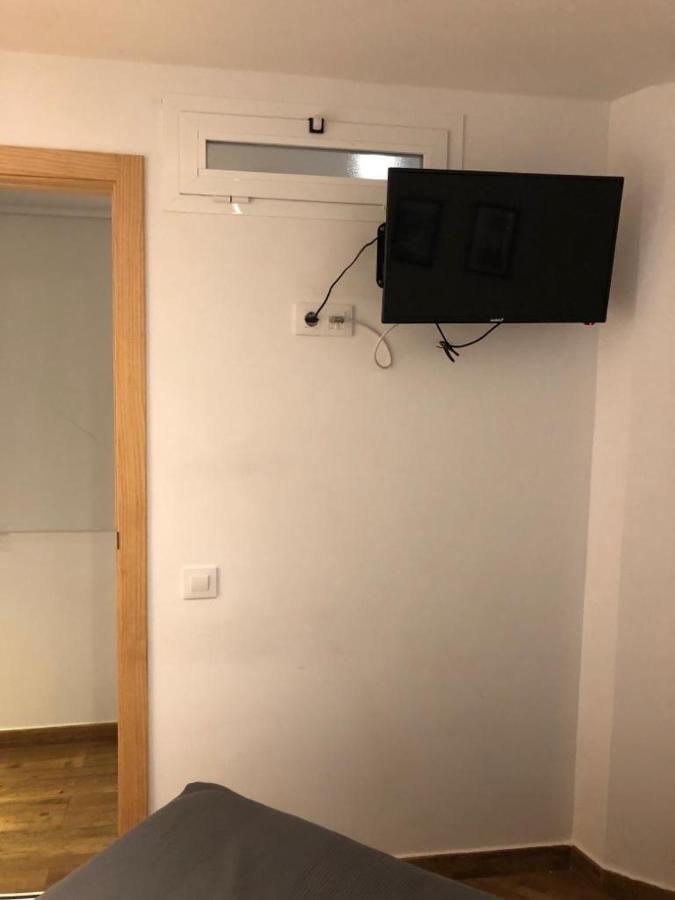 Hostal Ciempozuelos, Cerca Del Parque Warner Y Madrid Exterior foto